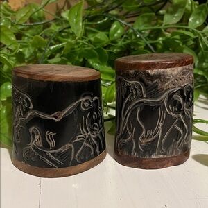 Salt Pepper Hand Carved Genuine Horn w Wood Top & Bottom Vintage Rare - Read -